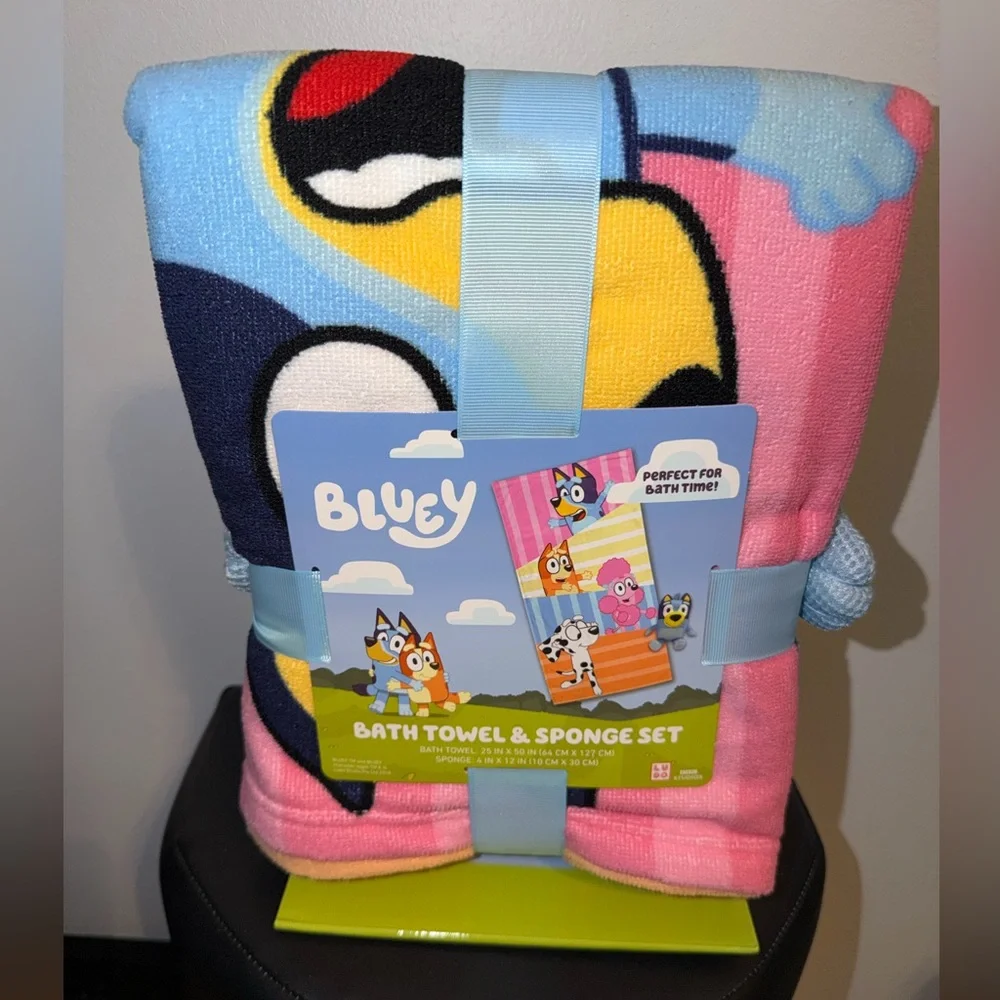 Bluey Bath Towel and Sponge Set